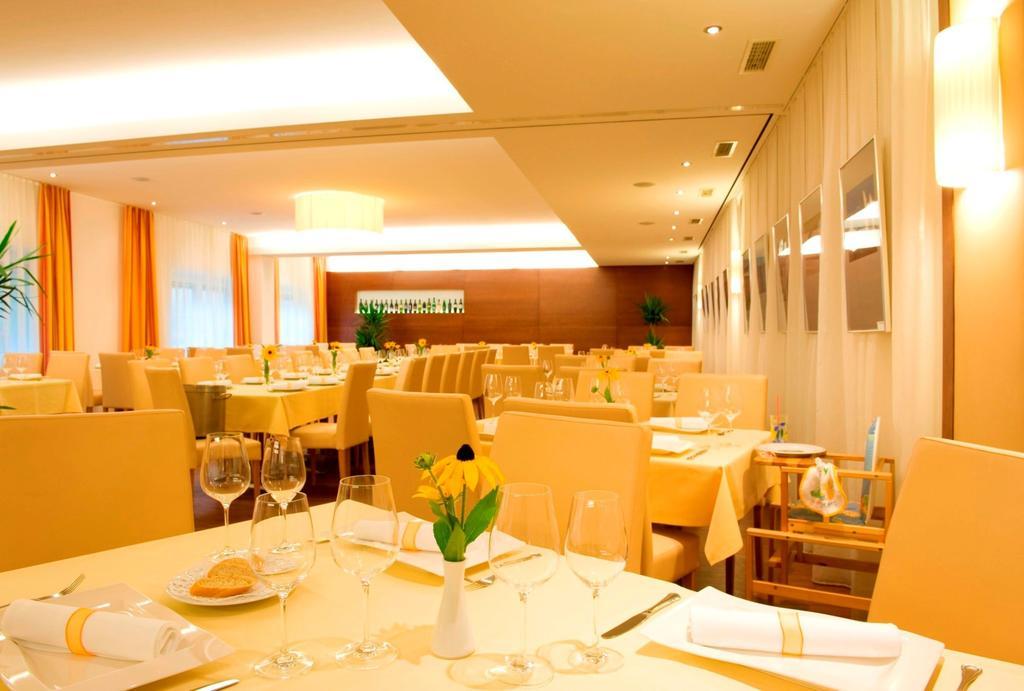 Stadthotel Eggenburg Buitenkant foto